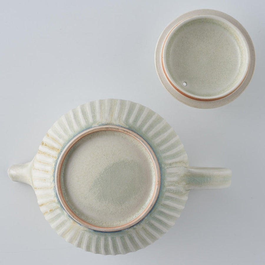 作家　鈴木まどか　ポット小　A