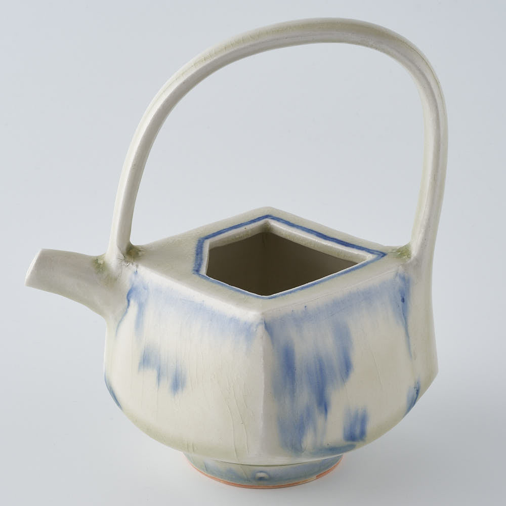 作家　鈴木まどか　安南染付四角注器