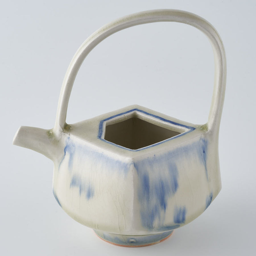 作家　鈴木まどか　安南染付四角注器