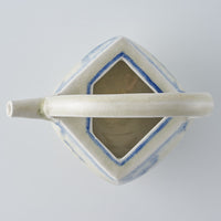 作家　鈴木まどか　安南染付四角注器