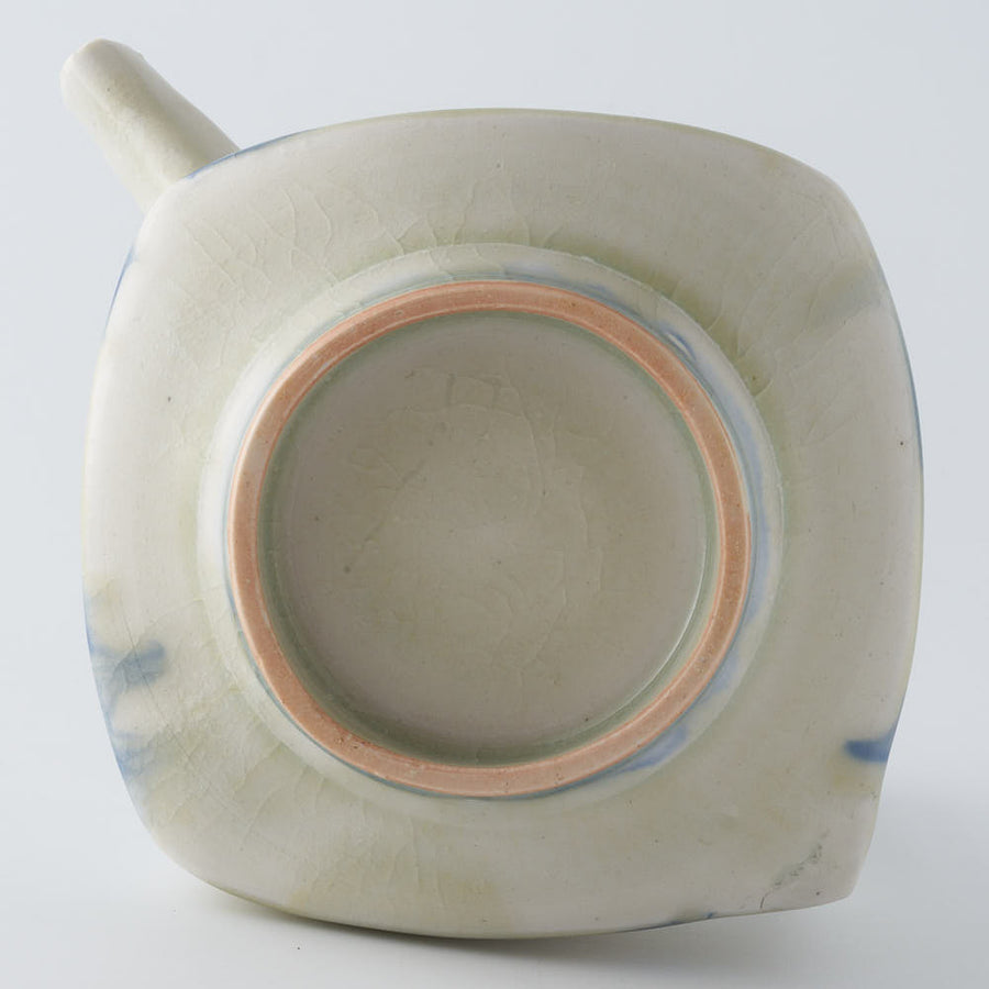 作家　鈴木まどか　安南染付四角注器