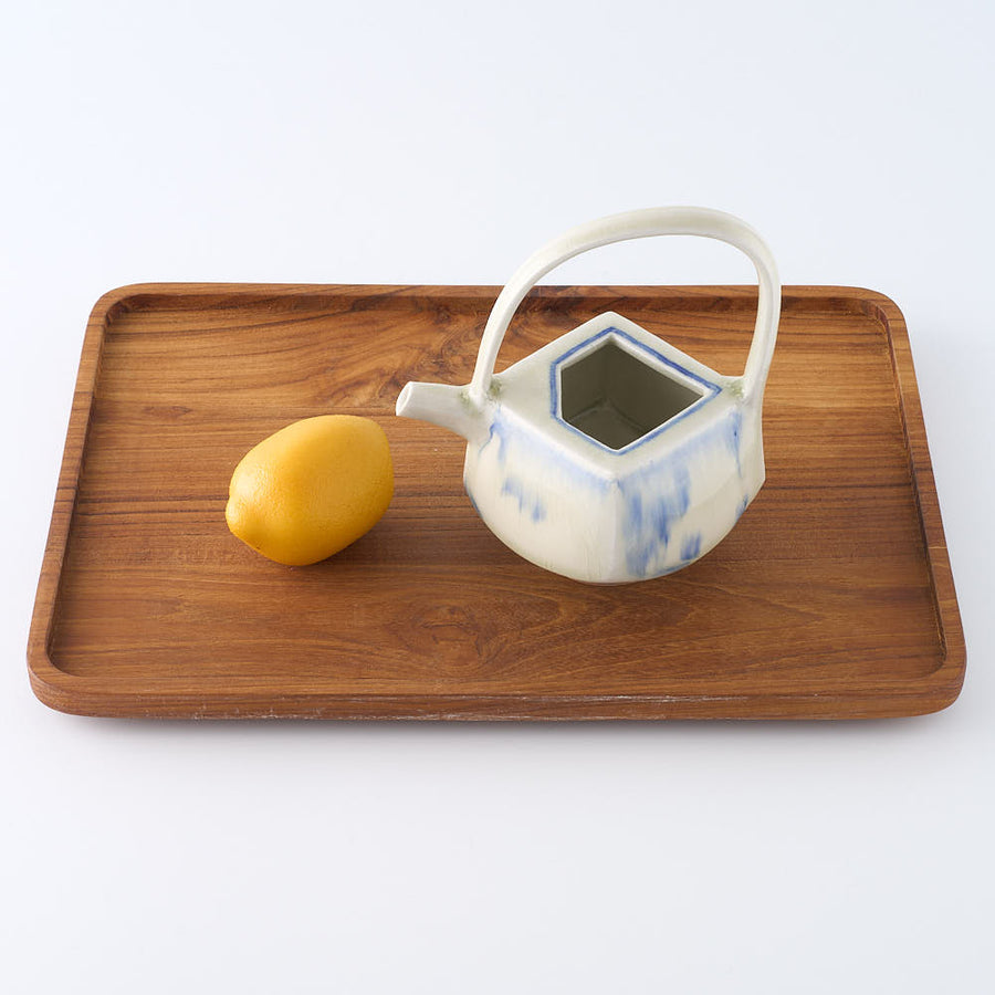 作家　鈴木まどか　安南染付四角注器