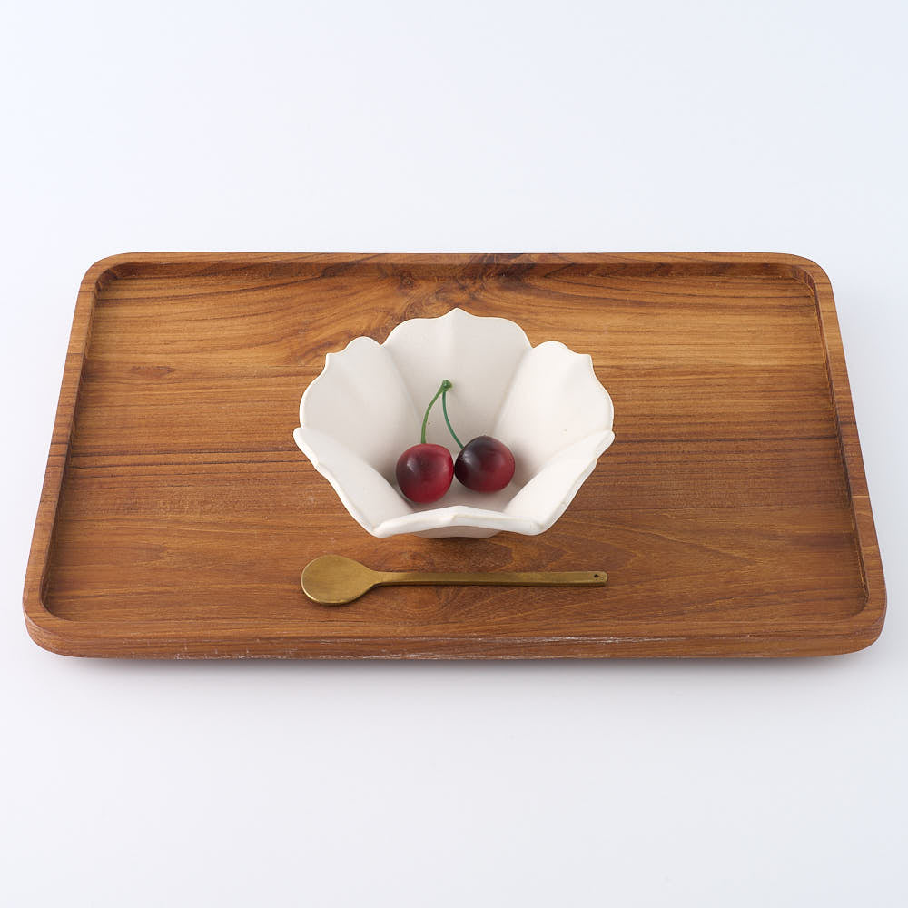 作家　水谷ちえみ　小鉢　フリル　角