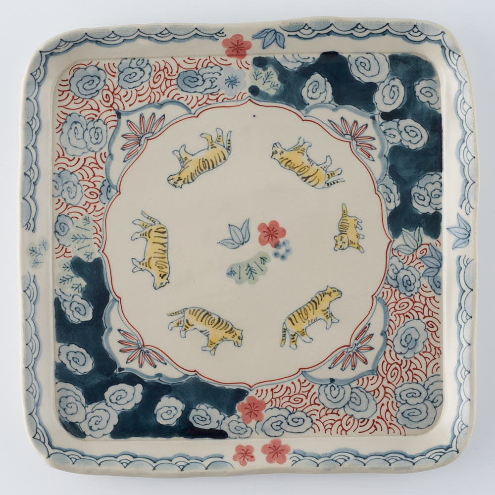 作家　大場紀穂子　虎いっぱいの角皿