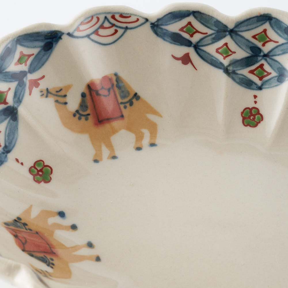 作家　大場紀穂子　ラクダの輪花楕円小鉢