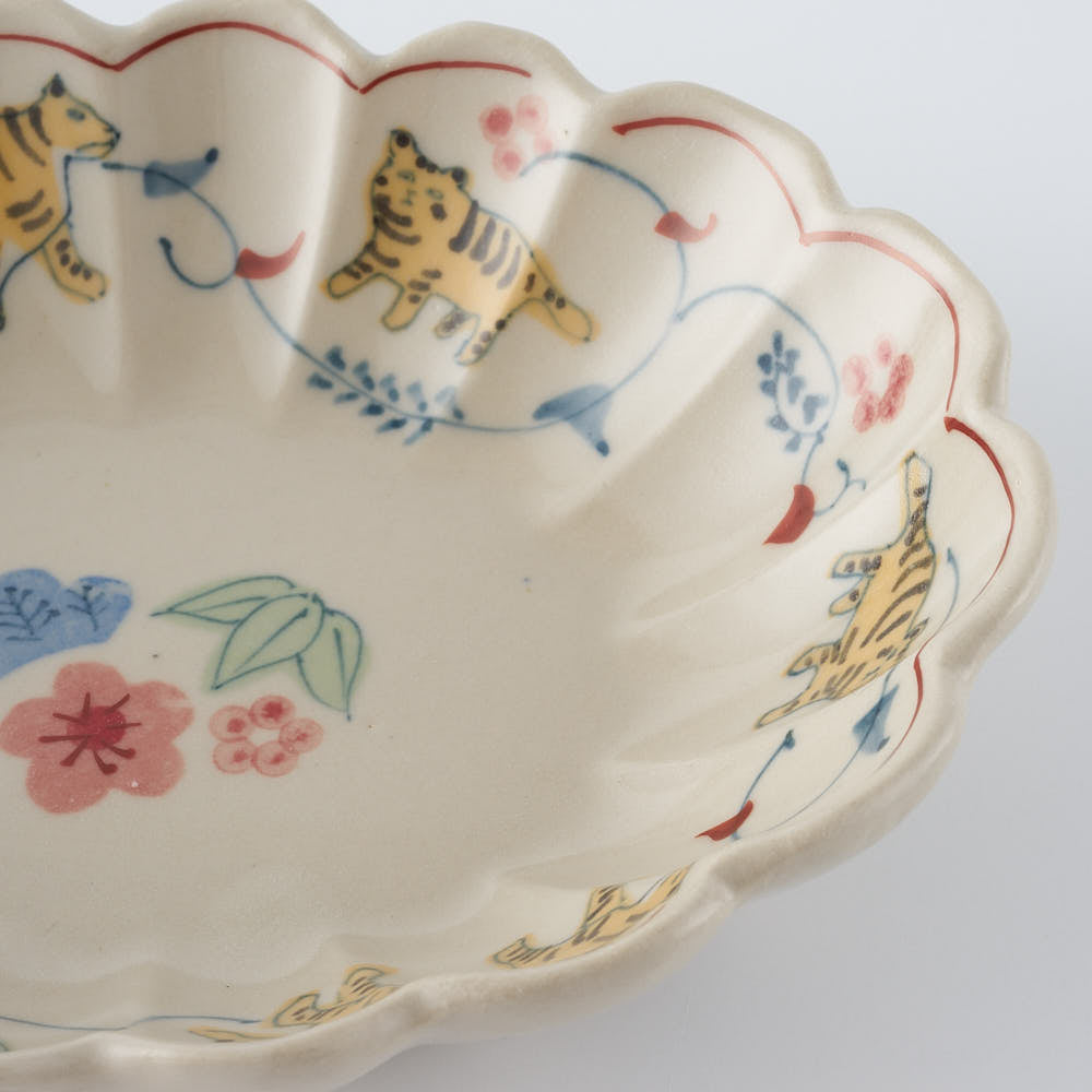 作家　大場紀穂子　虎の輪花楕円小鉢