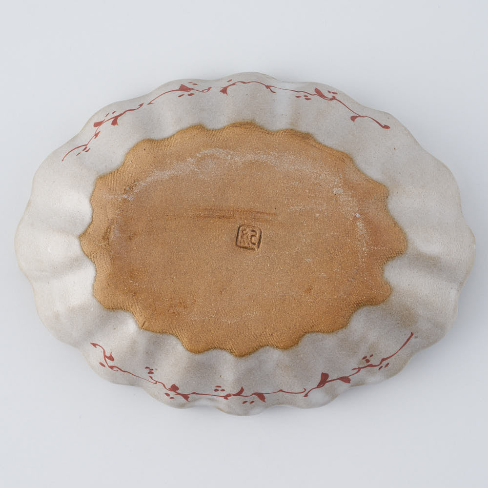 作家　大場紀穂子　リスの輪花楕円小鉢