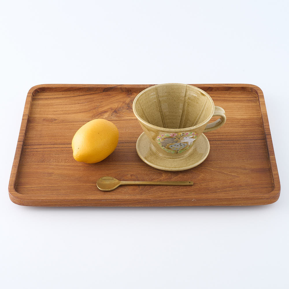 作家　大場紀穂子　うさぎのドリッパー