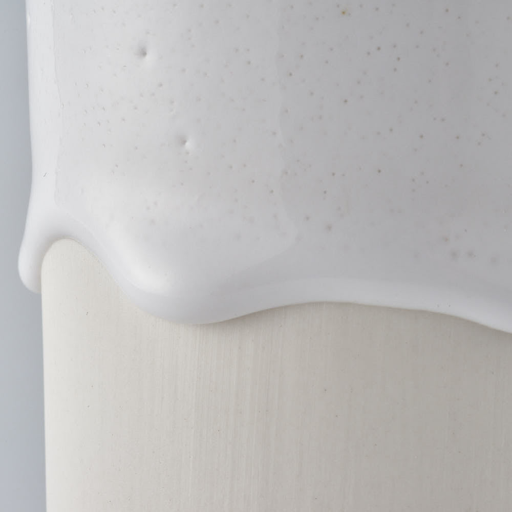 作家　宮木英至　フラワーベースM　ホワイト