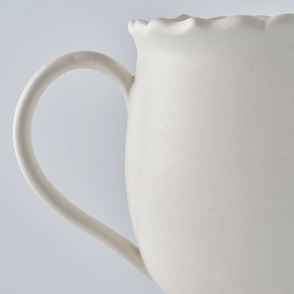 暮縞　フルールシリーズ　フルール脚付きマグカップ　白