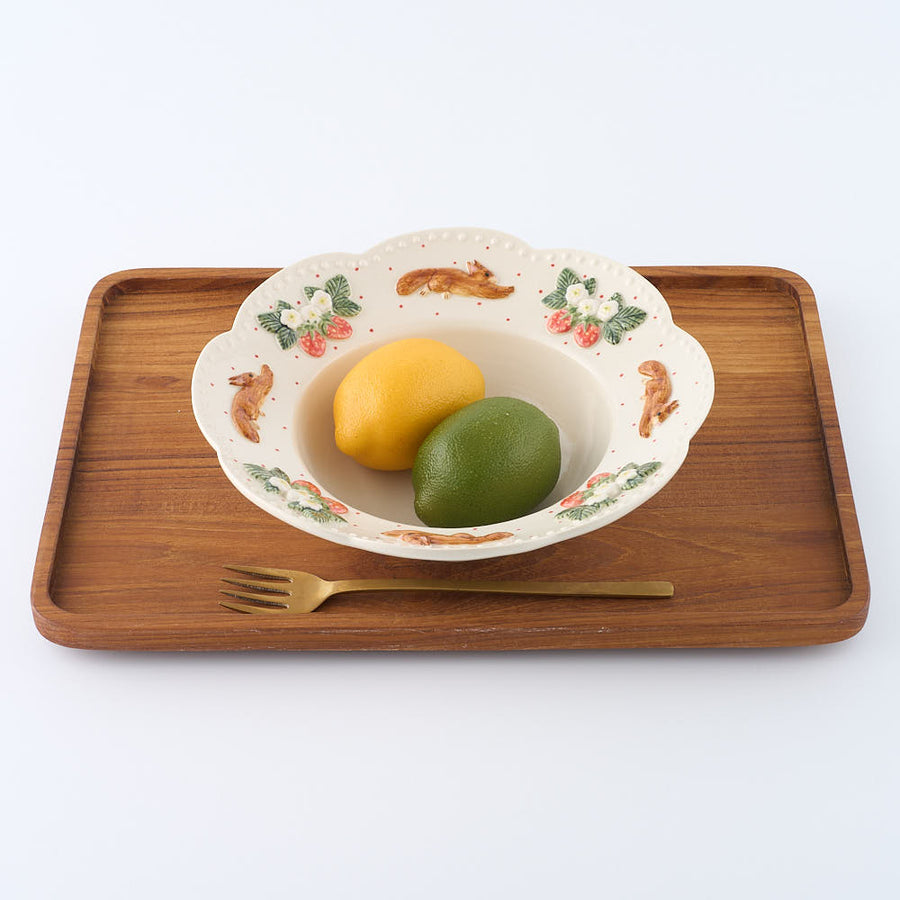 Sugar Poppo 跳ねリス輪花リムボウル（いちご） ¥14,300 大人の焼き物