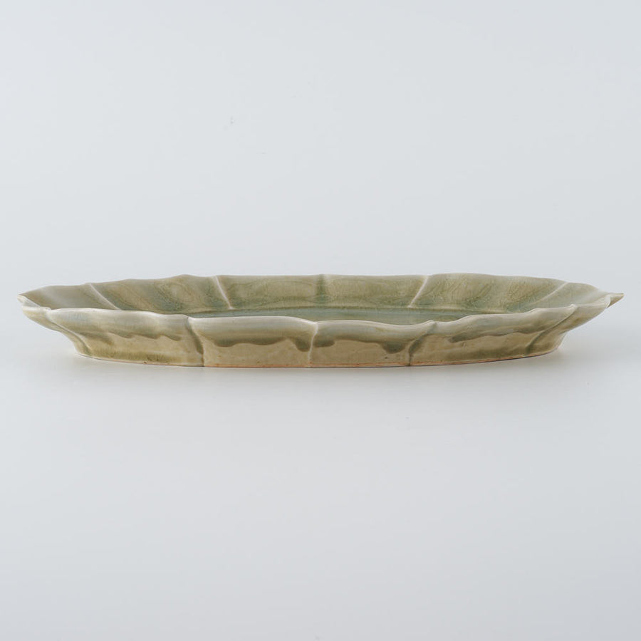 作家 宮田竜司 灰釉 稜花楕円皿 ¥5,500 大人の焼き物