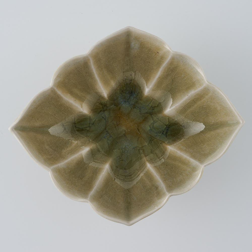 作家　宮田竜司　灰釉　菱形鉢（小） 作家　宮田竜司 陶磁器作家もの
