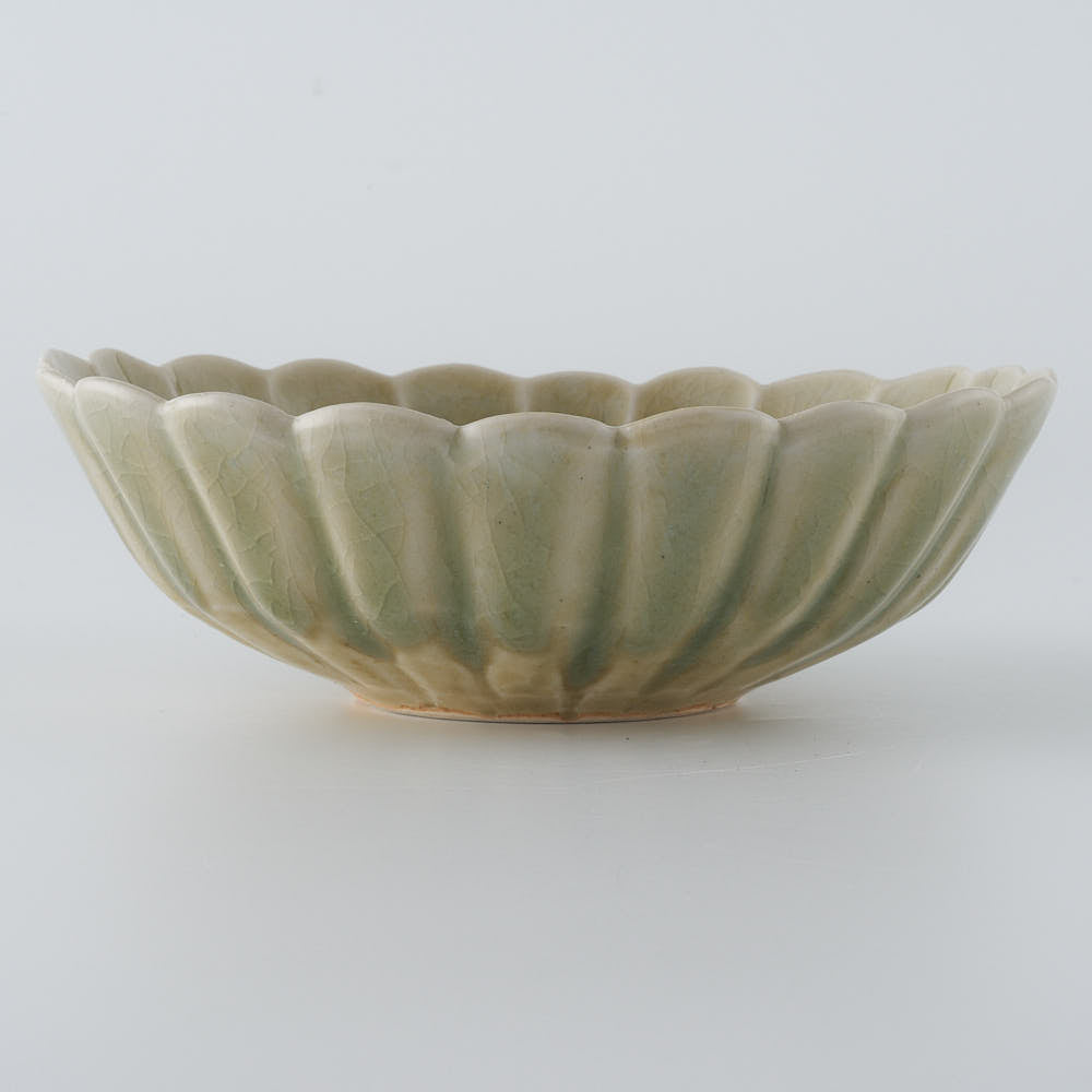 作家　宮田竜司　灰釉　輪花楕円小鉢 作家　宮田竜司 陶磁器作家もの