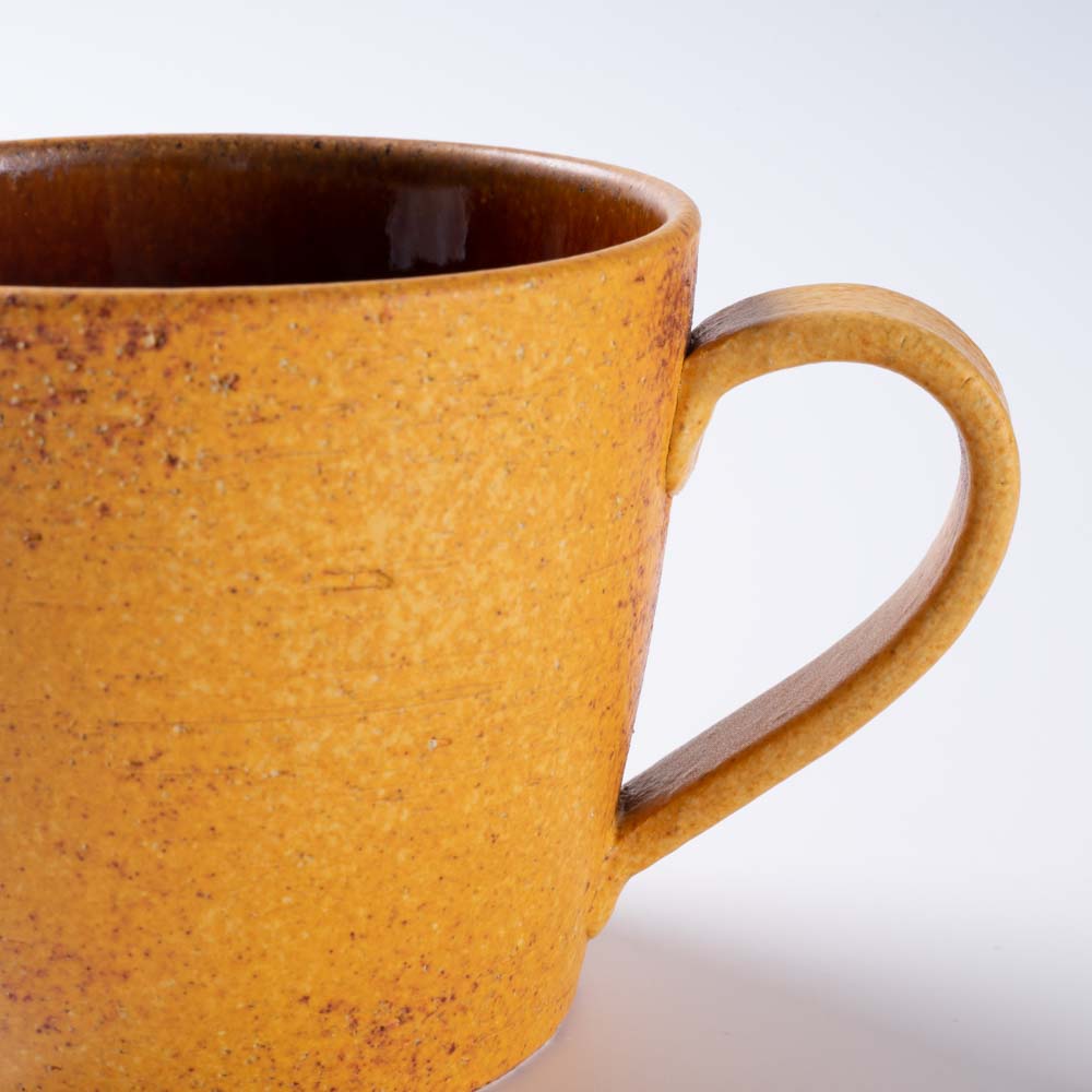 信楽焼 ヤマ庄陶器 Deepbreath マグカップ キャラメル – 大人の焼き物